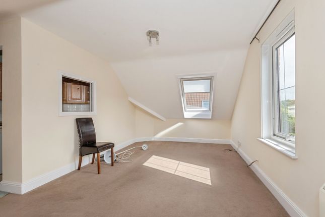 Flat 13, French Apartments,, Lansdowne Road, Purley photo 3