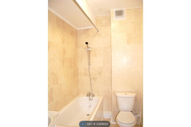 Arthur Court Queensway, London photo 2