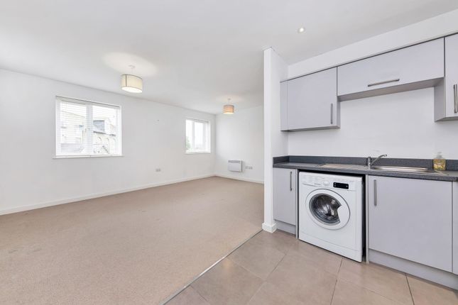 Flat for sale in Green Drift, Royston