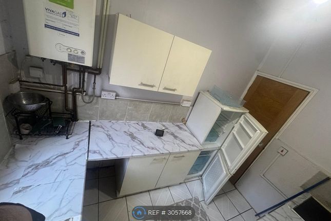 Woodview Terrace, Leeds photo 3