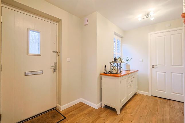 55, Christmas Tree Crescent, Hockley photo 2