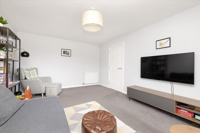 6 Wester Suttieslea Path, Newtongrange photo 4