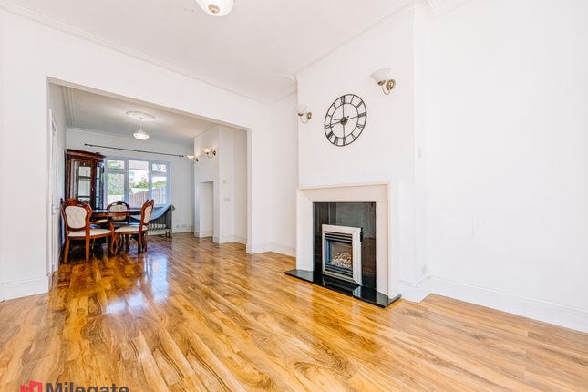 74, Beedell Avenue, Westcliff-On-Sea photo 3