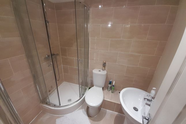 16a Wilson Street, Room 1, Castleford, Castleford photo 3