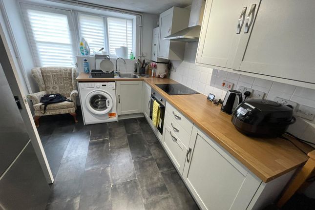 2B Abbey Mews,, Abbey Street, Crewkerne photo 3