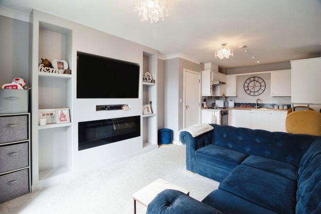 Thumbnail Flat for sale in Roche Close, Rochford