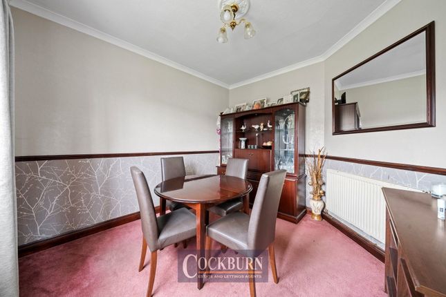26, Kingsley Wood Drive, London photo 3