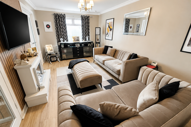 2-bed house on 124, High Parksail, Erskine, £170,000
