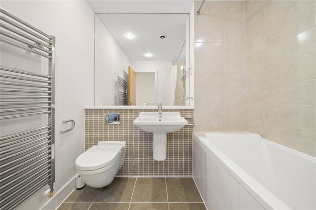 6, Sterling Place, Surrey photo 4