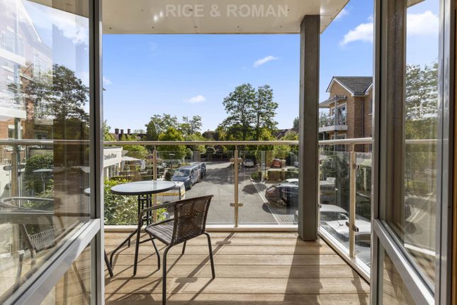 1-bed flat on 31 Austin Place, Oatlands Drive, Weybridge, £335,000