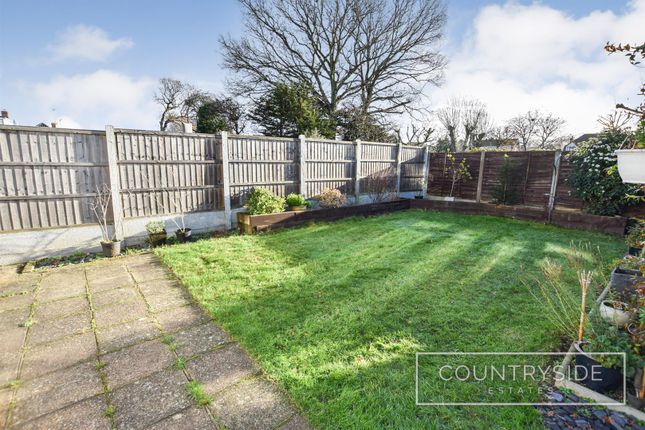 10, Kings Park, Benfleet photo 2