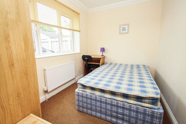 63d Shelbourne Road, Bournemouth photo 5