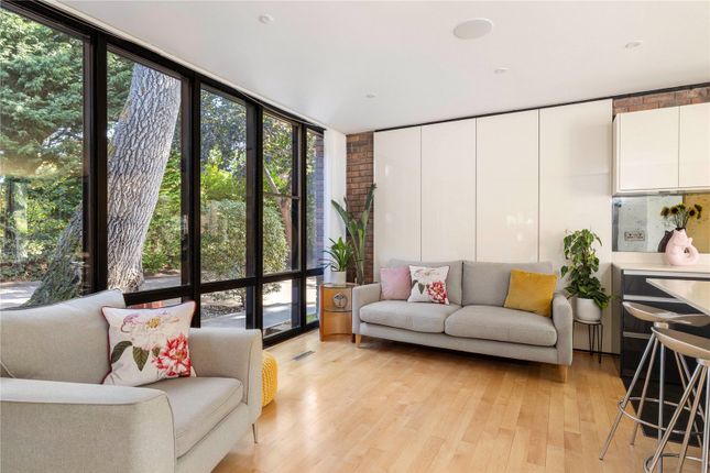 8, Lakeside Drive, Esher photo 2