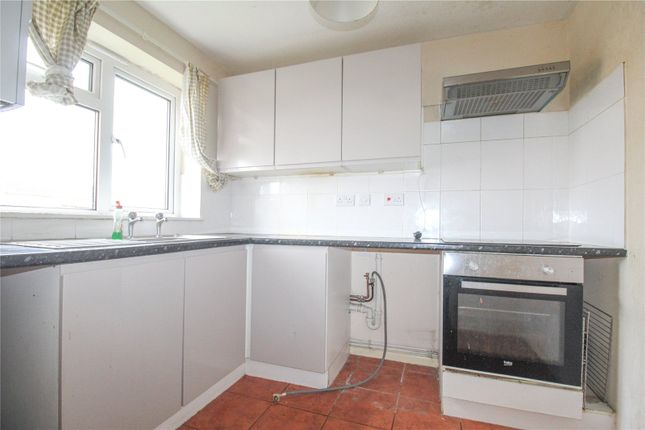 2, Gainsborough Rise, Wiltshire photo 3