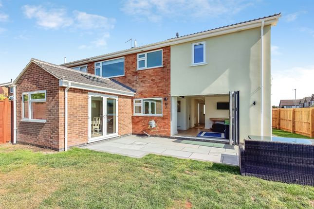 1, Gleneagles Close, Stamford photo 2