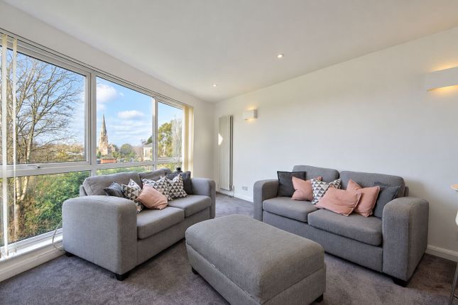 Parkside Court, WEYBRIDGE photo 4