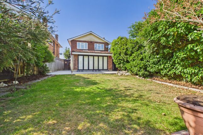 16 Poors Lane, Hadleigh, Essex photo 2