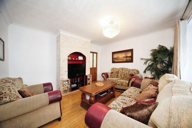 Semi-detached house for sale in Rotherham Avenue, Luton
