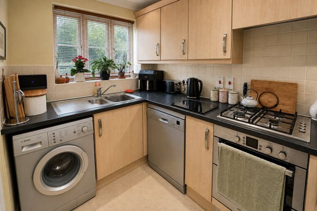 23, Chestnut Tree Gardens, Warminster photo 4