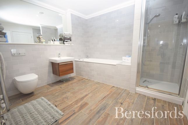 Flat for sale in Ridley Green, Hartford End