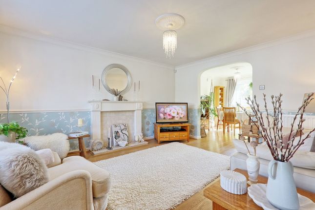 20, Calshot Avenue, Grays photo 2