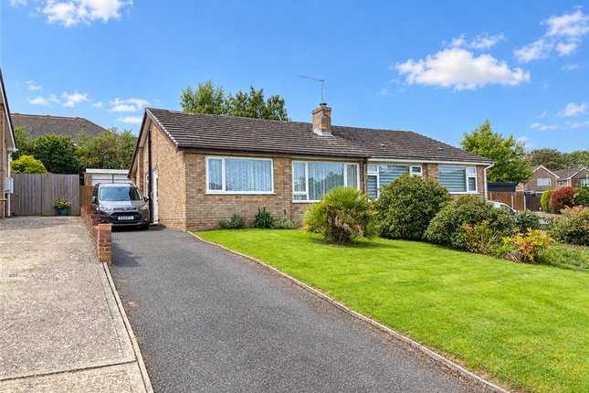 2-bed house on Holmlea Close Willesborough, Ashford, £192,000