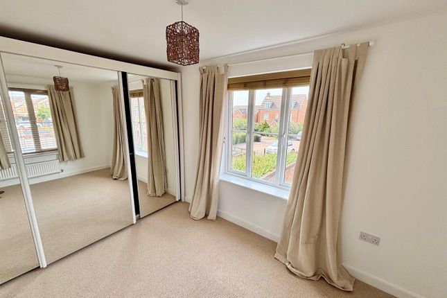 14, Finch Court, Trowbridge photo 4