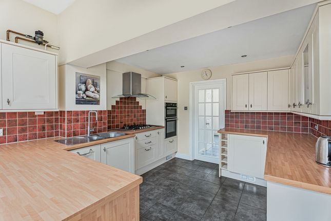 2, Gravel Lane, Drayton photo 3