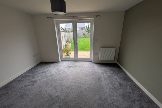 35, Cairn Drive, Buxton photo 5
