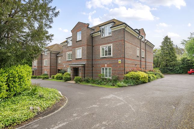 Thumbnail Flat for sale in Chilbolton Avenue, Winchester