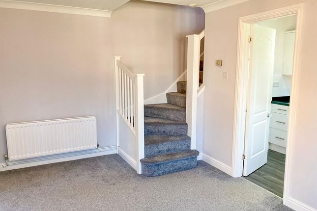 27, Cissbury Close, Horsham photo 3