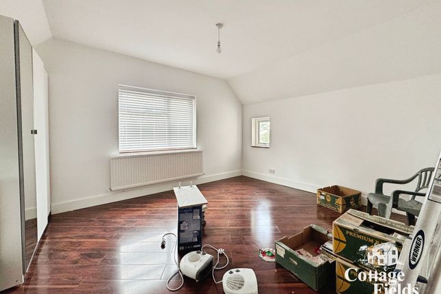 34 The Brightside, Enfield photo 2