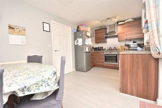 57, Woodlands Way, Leeds photo 3