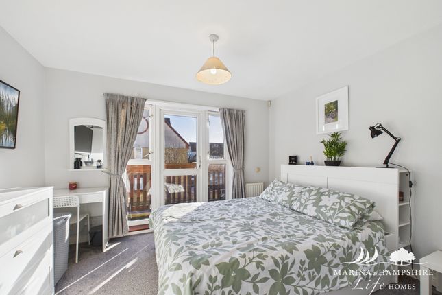 10, Tintagel Way, Portsmouth photo 3
