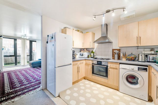 215 Mitcham Rd, Tooting photo 3