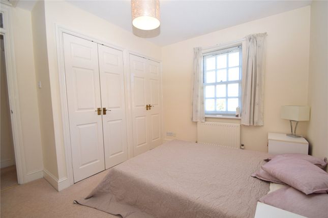 31, Calcott Park, Hampshire photo 4