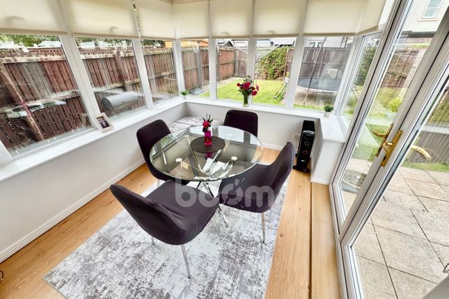 58, Kirklands, Renfrew photo 4