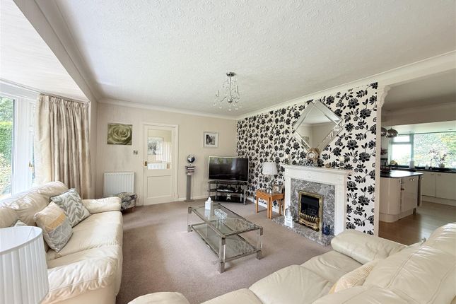 377, Mottram Road, Stalybridge photo 2