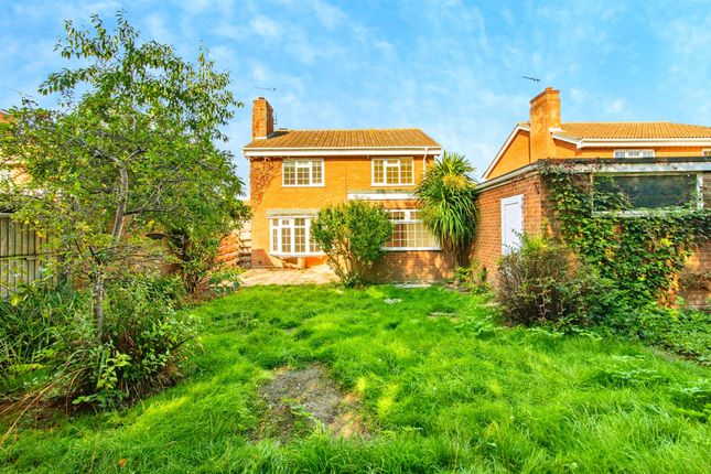 9, Sutherland Drive, Lowestoft photo 4