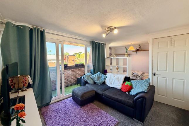 Flat 23, Knightthorpe Court, Burns Road, Loughborough photo 2