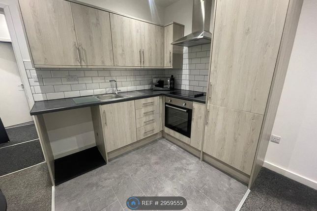 Flat  R, Farnley, Leeds photo 3