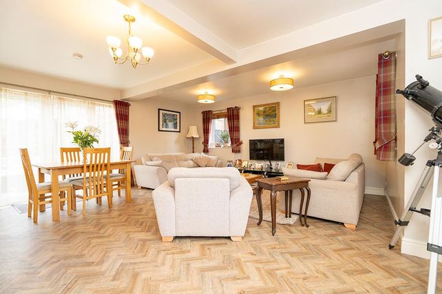 11, Salesbury Drive, Billericay photo 4