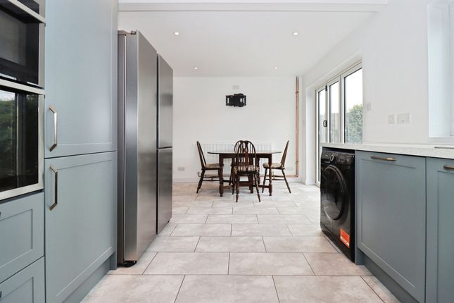 28, Merlin Way, Bristol photo 4