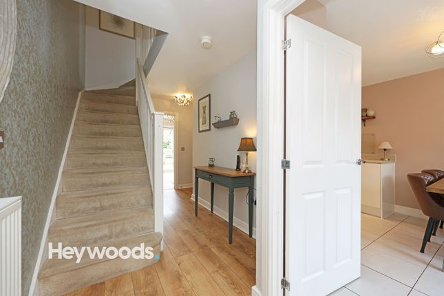 5 Roebuck Drive, Newcastle photo 4