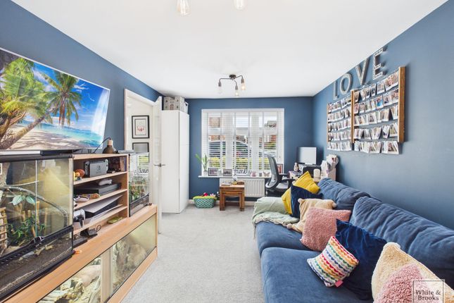 27 Linseed Way, Arundel photo 3