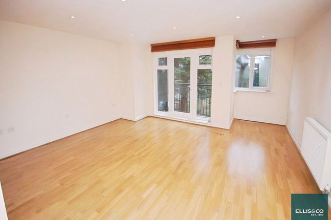 10, Milligan Lodge, London photo 2