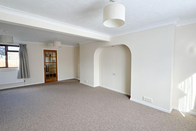 16, Coploe Road, Saffron Walden photo 2