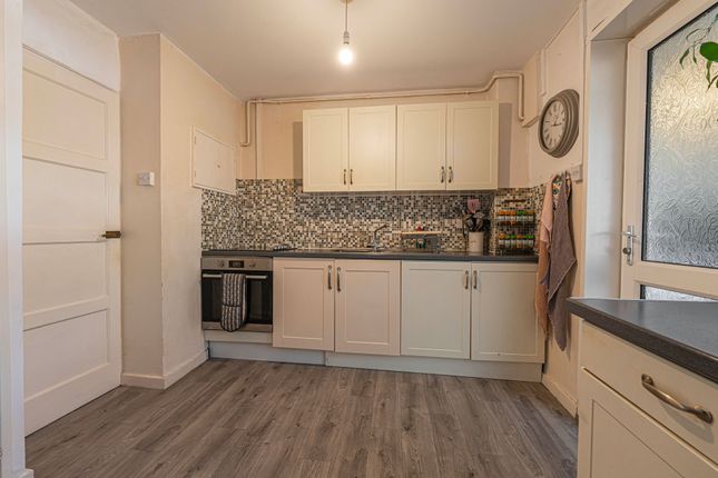 4 Pepys Grove, Newport photo 2