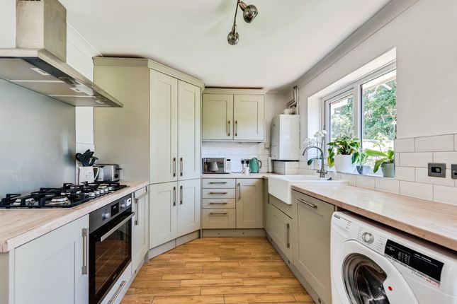 26, Woodchester, Swindon photo 2