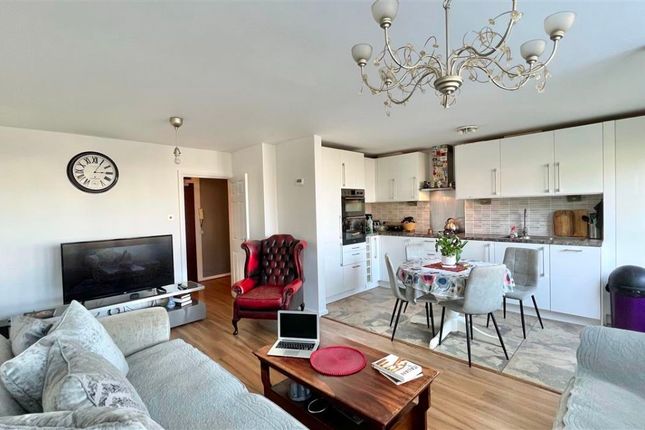 Flat to rent in King Henrys Road, Primrose Hill, Swiss Cottage, Belsize Park